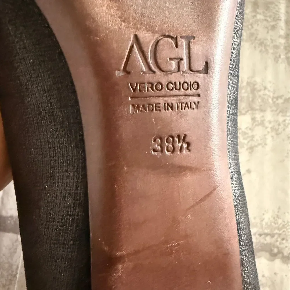 AGL Attilio Giusti Leombruni Black Patent Cap Toe Pumps Leather Pumps Sz 38.5